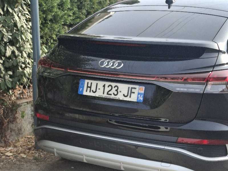 Audi Q8 (2022) spotted in La Tremblade, France