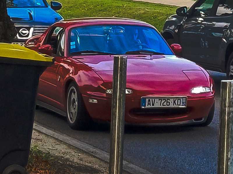 Mazda MX-5 Miata (1990) spotted in Saint-Nazaire, France