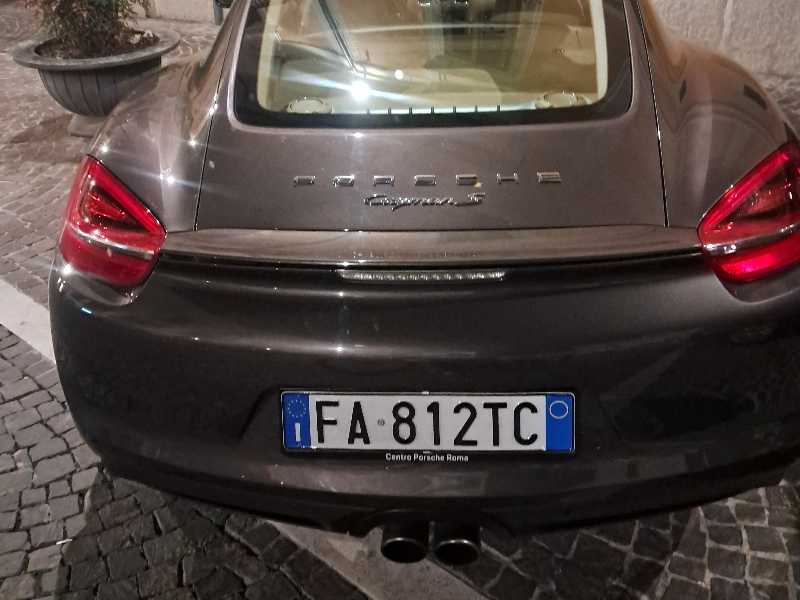 Porsche Cayman S spotted in Sulmona
