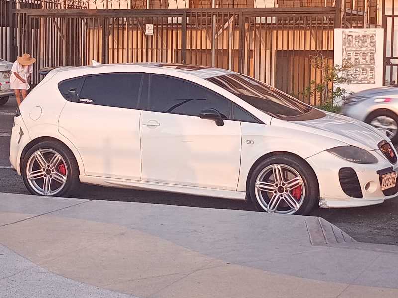 Seat Leon spotted in Ilo