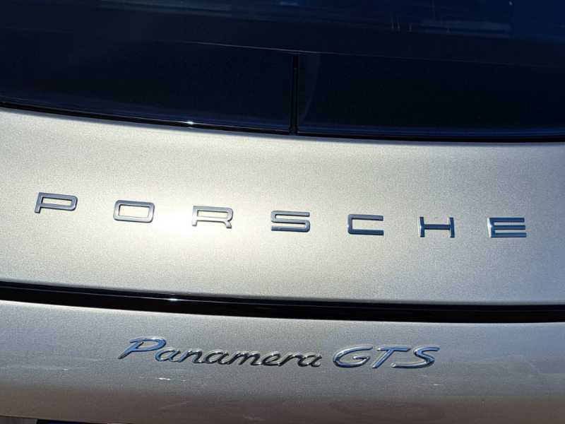Porsche Panamera GTS spotted in Leache
