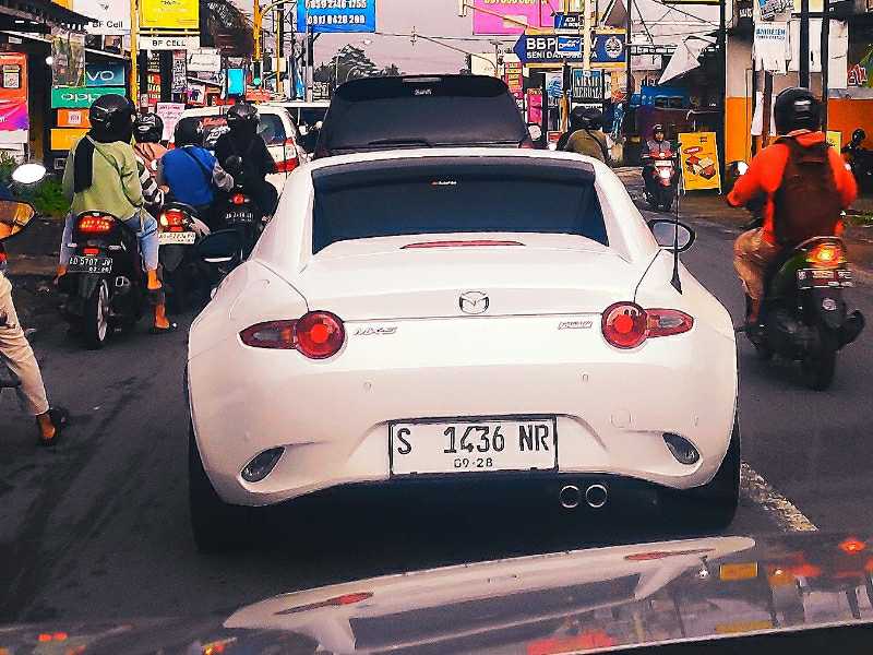Mazda MX-5 spotted in Yogyakarta