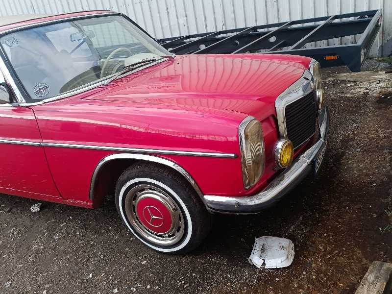 Mercedes-Benz W114 spotted in Samsun