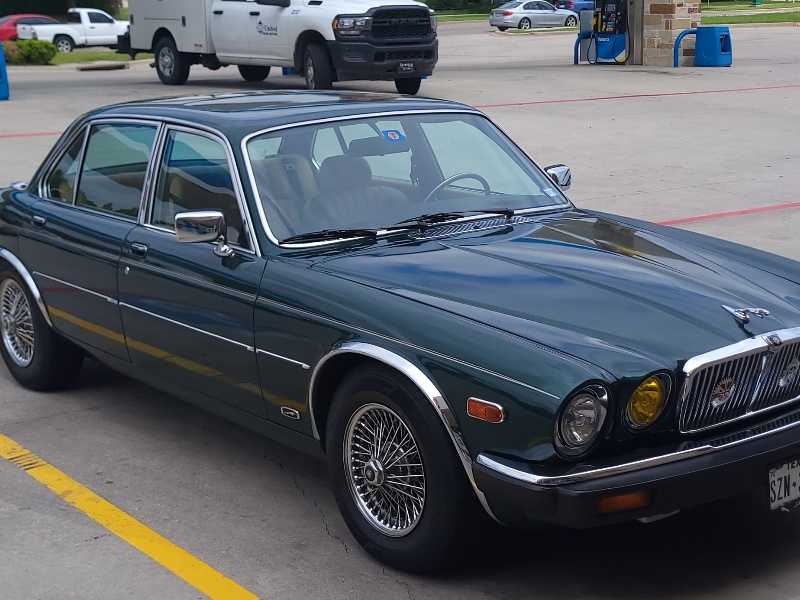 Jaguar XJ6 spotted in Frisco