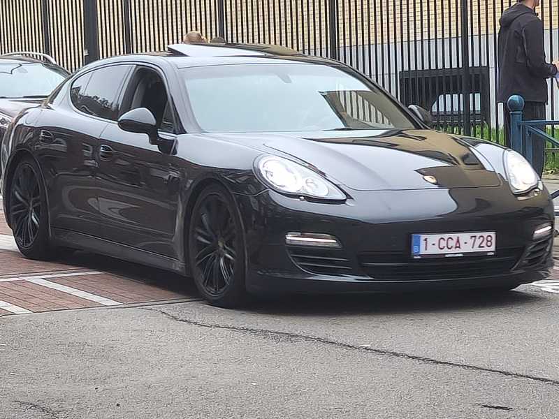 Porsche Panamera (2013) spotted in Charleroi, Belgium