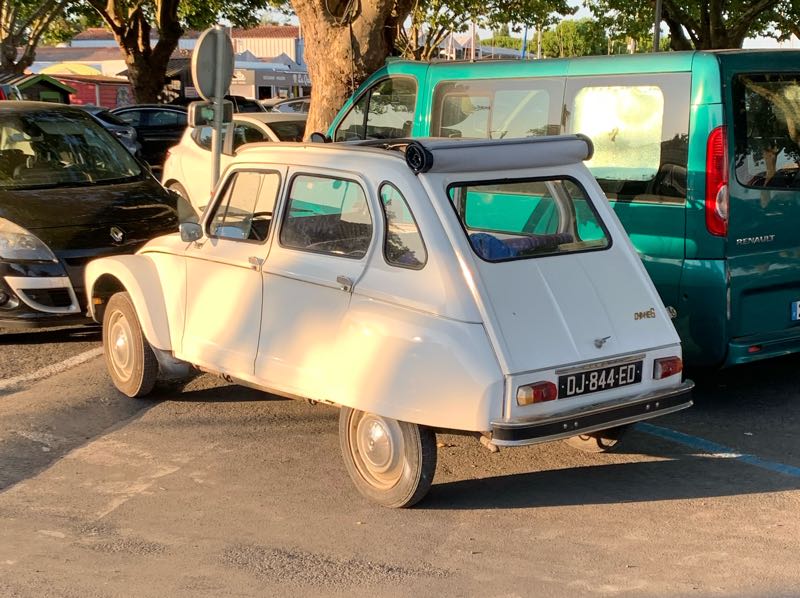 Citroën Dyane spotted in Limoges