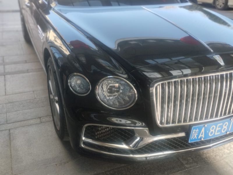 Bentley Flying Spur spotted in Luomen