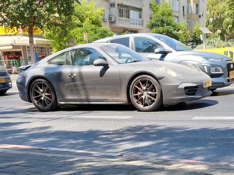 Porsche 911 (2015) spotted in Tel Aviv, Israel