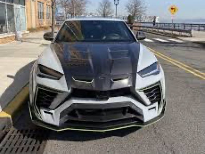 Lamborghini Urus spotted in Des Moines