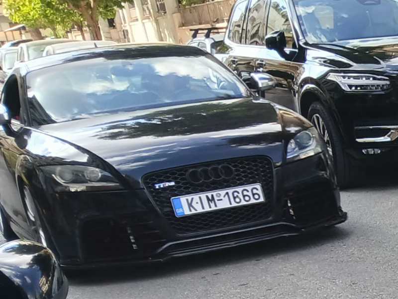 Audi TT RS spotted in Níkaia