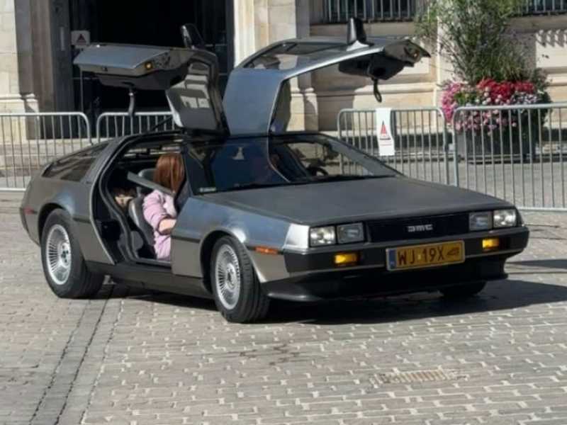 DeLorean DMC-12 spotted in Troyes