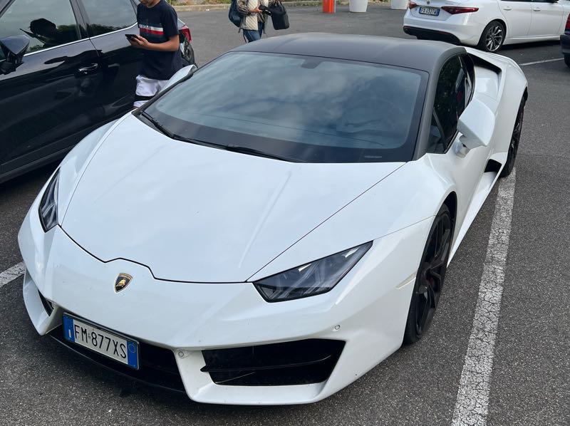 Lamborghini Huracán (2017) spotted in Florence, Italy