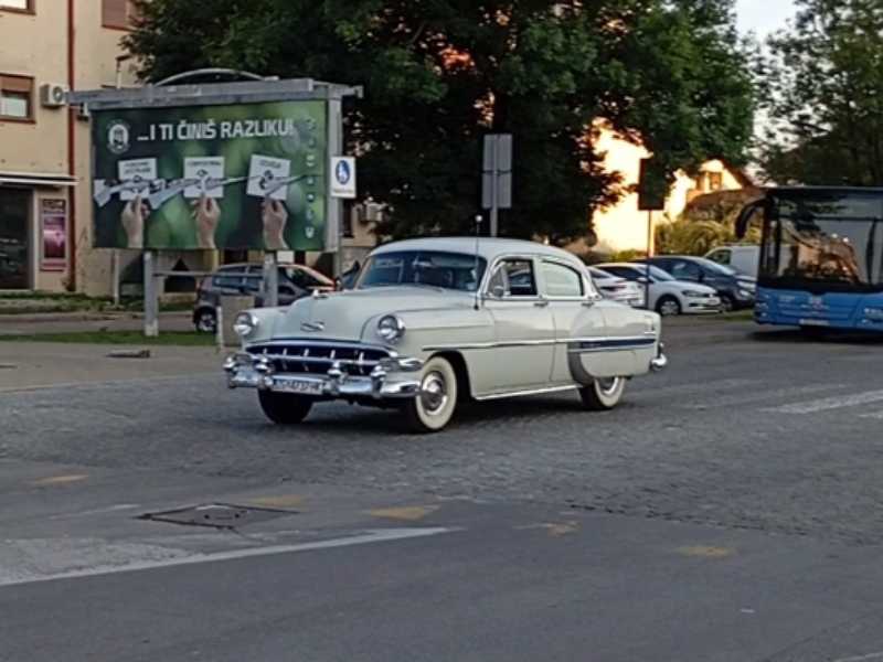 Oldsmobile 88 spotted in Zagreb