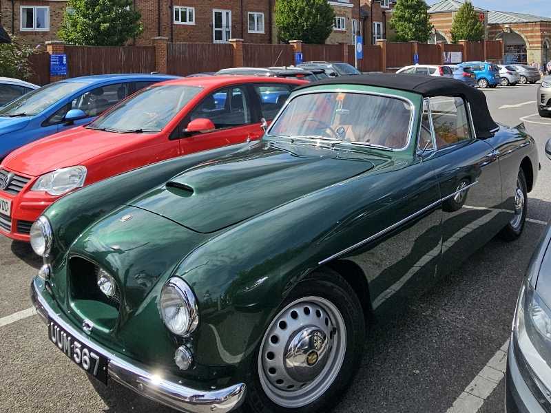 MGA Roadster spotted in Shaftesbury