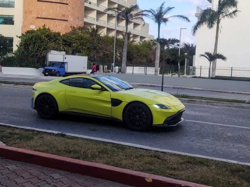 Aston Martin Vantage spotted in Cancún