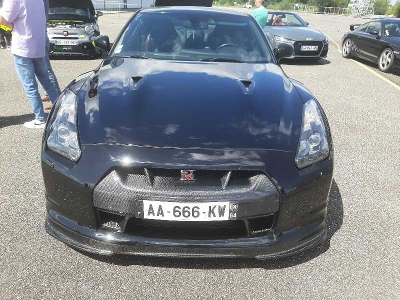 Nissan GT-R spotted in Agen