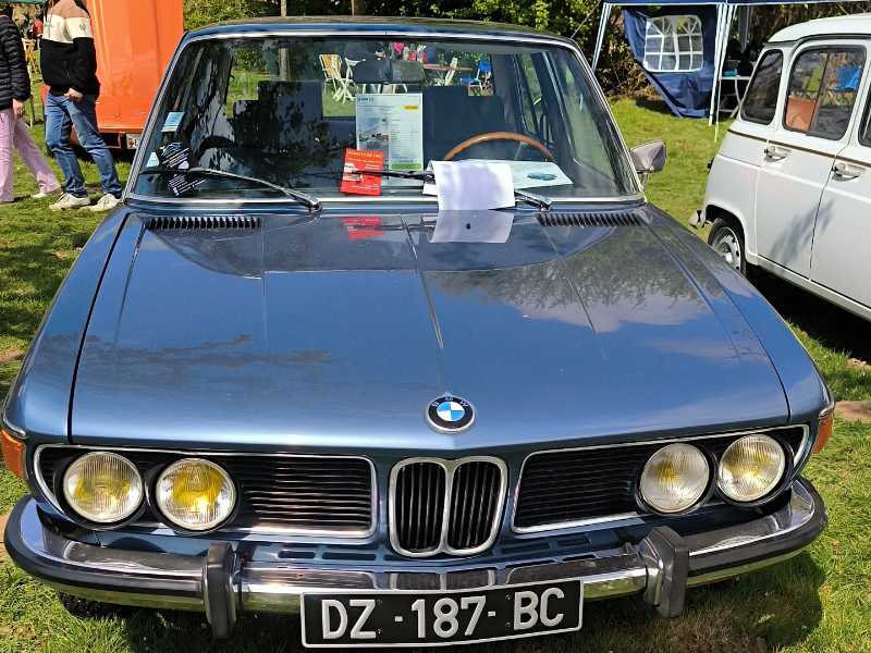 BMW 2002 spotted in Bolbec
