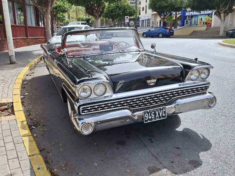 Ford Galaxie Skyliner (1959) spotted in Gent, Belgium