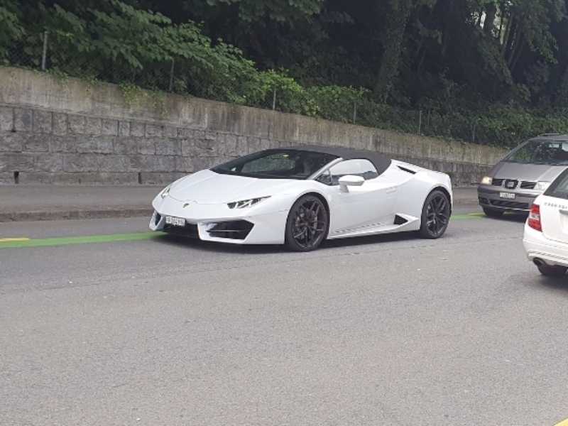 Lamborghini Huracán spotted in Bulle