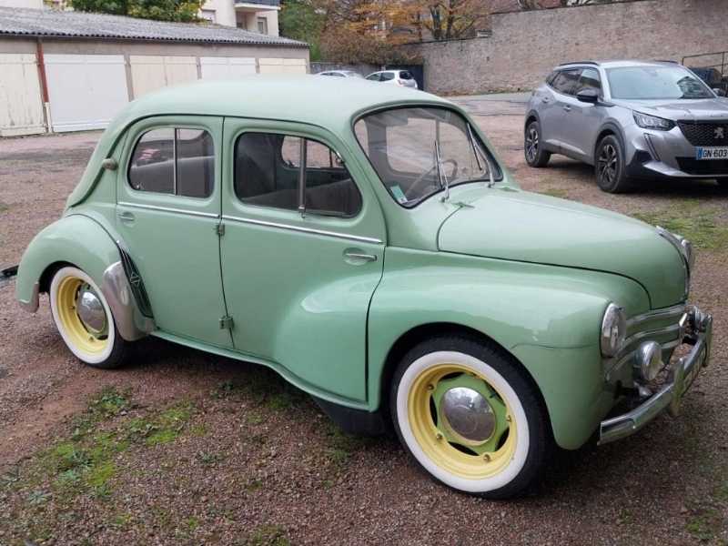Renault 4CV spotted in La Tremblade