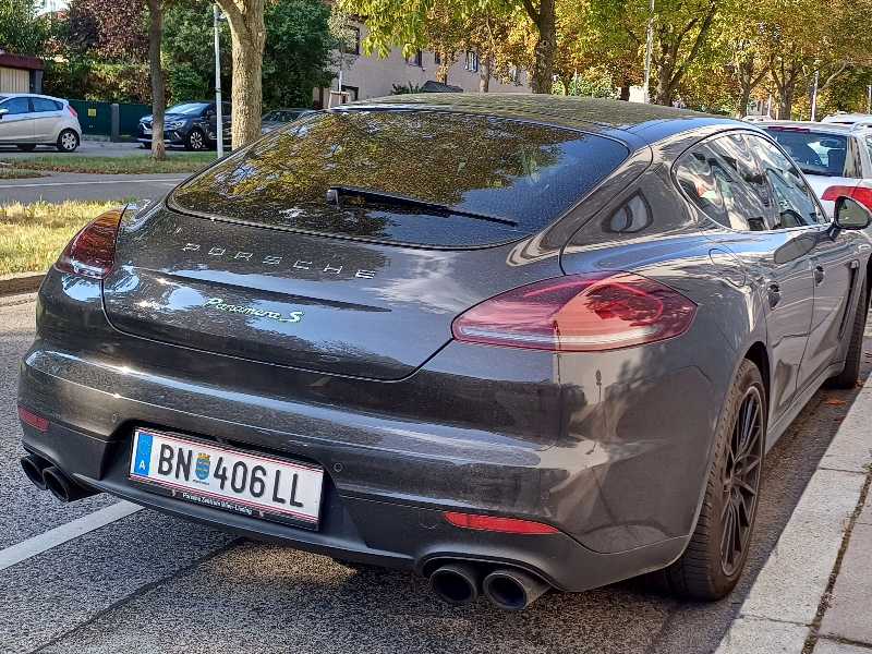 Porsche Panamera S spotted in Vienna
