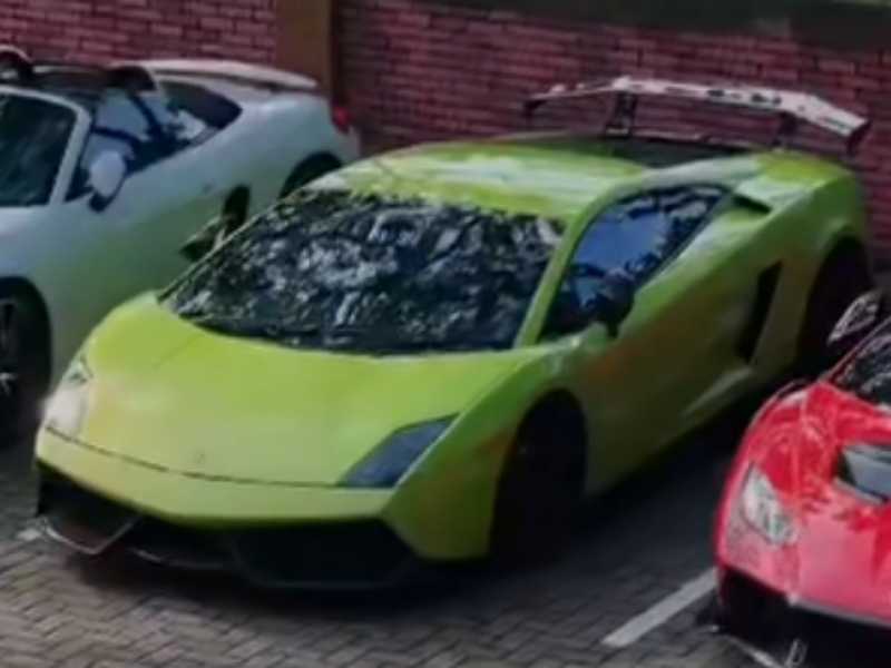 Lamborghini Gallardo spotted in Pontianak