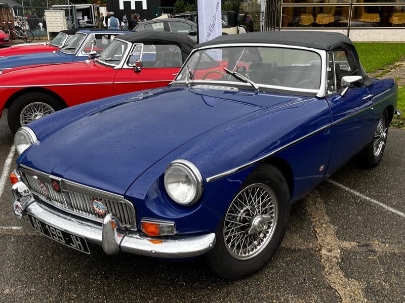 MG MGB spotted in Saint-Quentin-en-Yvelines