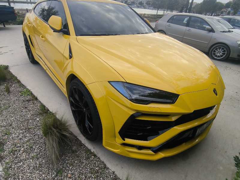 Lamborghini Urus spotted in Pórto Chéli