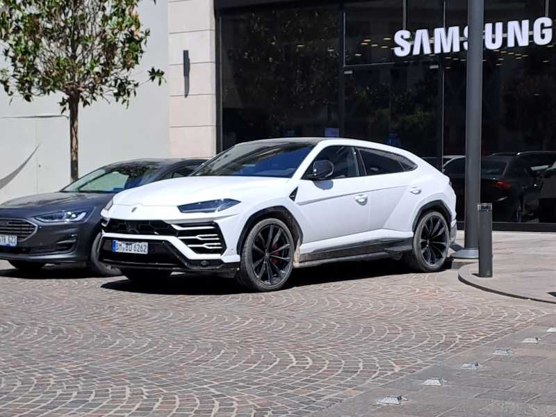 Lamborghini Urus spotted in Sultanbeyli