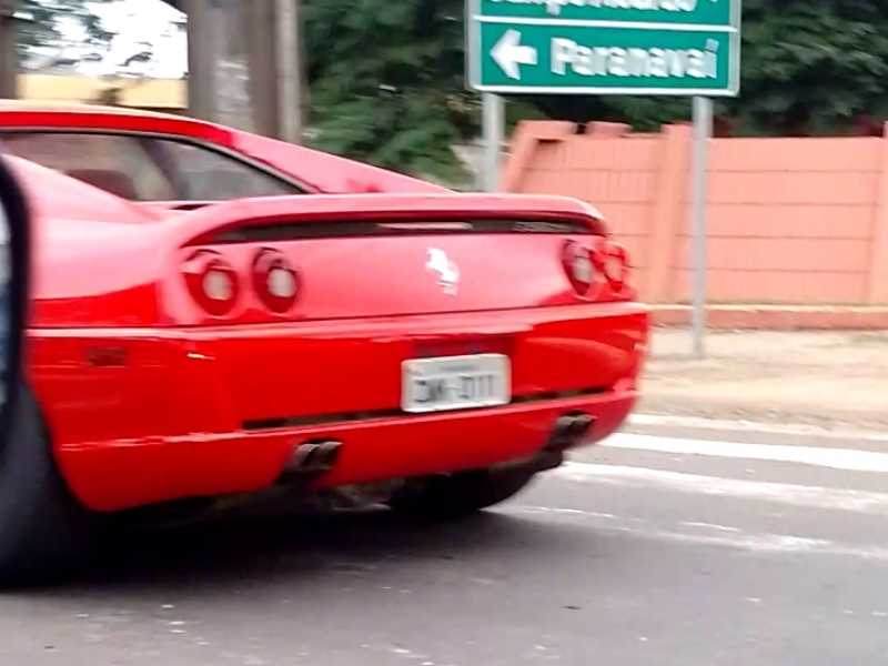 Ferrari F355 spotted in Maringá