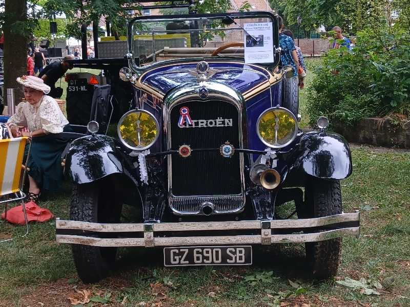 Citroën Traction Avant spotted in Compiègne