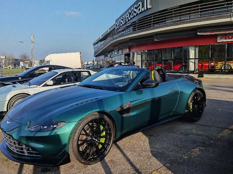 Aston Martin Vantage Roadster spotted in Modena