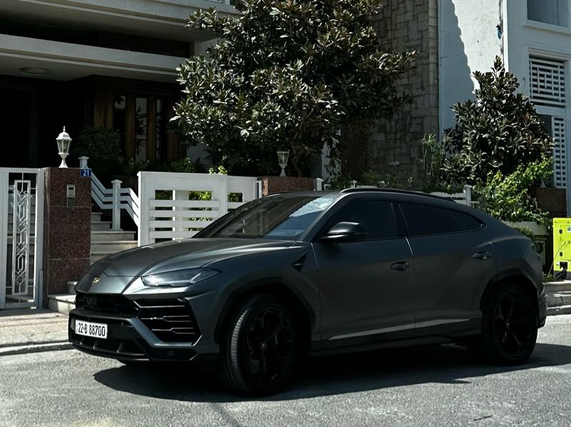 Lamborghini Urus (2021) spotted in Erbil, Iraq