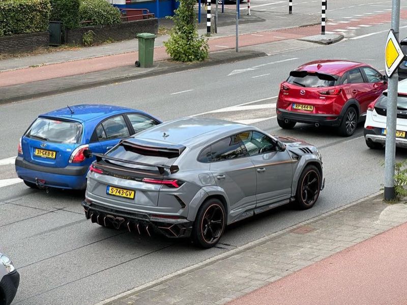 Lamborghini Urus spotted in Eindhoven
