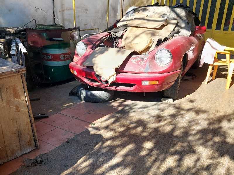 Alfa Romeo Spider spotted in Veles
