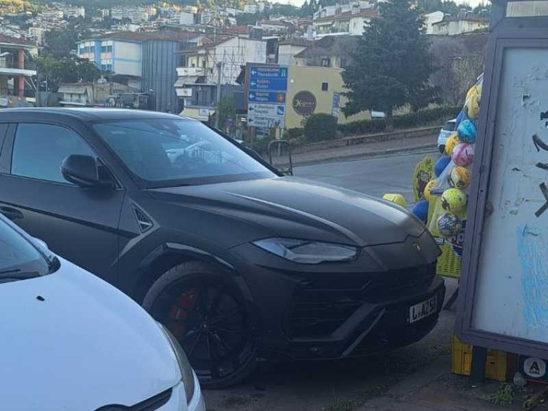 Lamborghini Urus spotted in Véroia