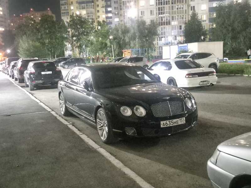 Bentley Continental GT spotted in Omsk