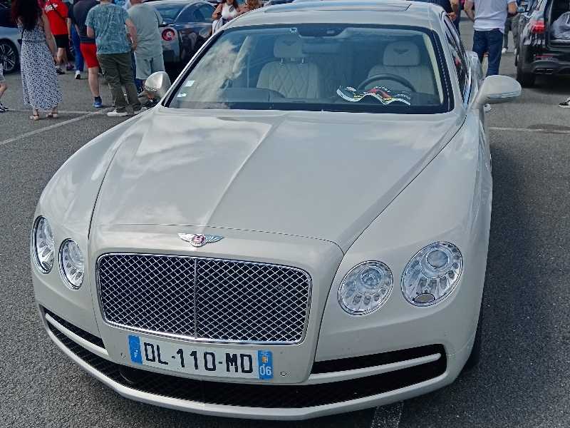 Bentley Continental GT spotted in Fontenay-le-Comte