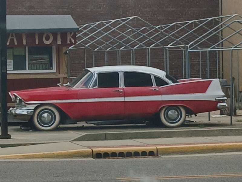 Plymouth Fury spotted in Vincennes