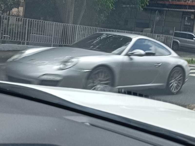 Porsche 911 spotted in Panama City
