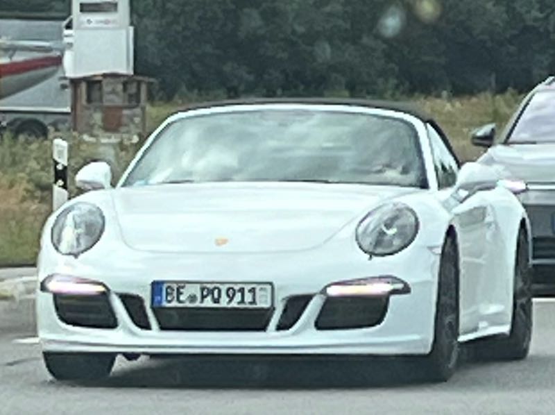 Porsche 911 spotted in Dersum