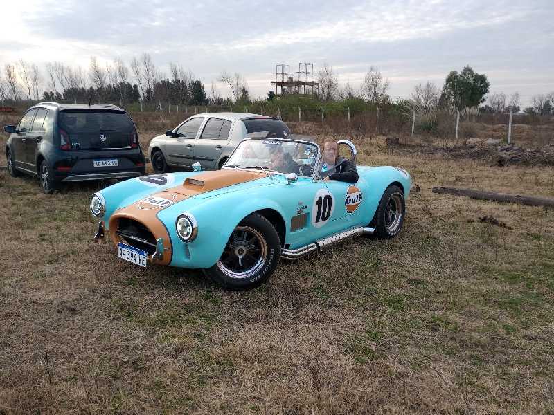 AC Cobra spotted in José C. Paz