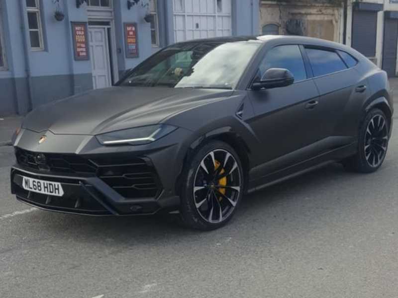 Lamborghini Urus (2018) spotted in New York City, United States