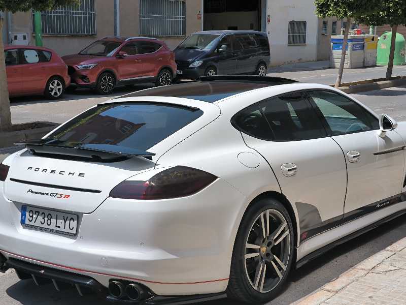 Porsche Panamera GTS spotted in Valencia