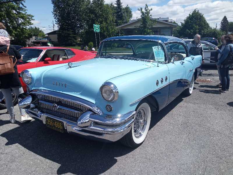 Buick Roadmaster spotted in Drummondville