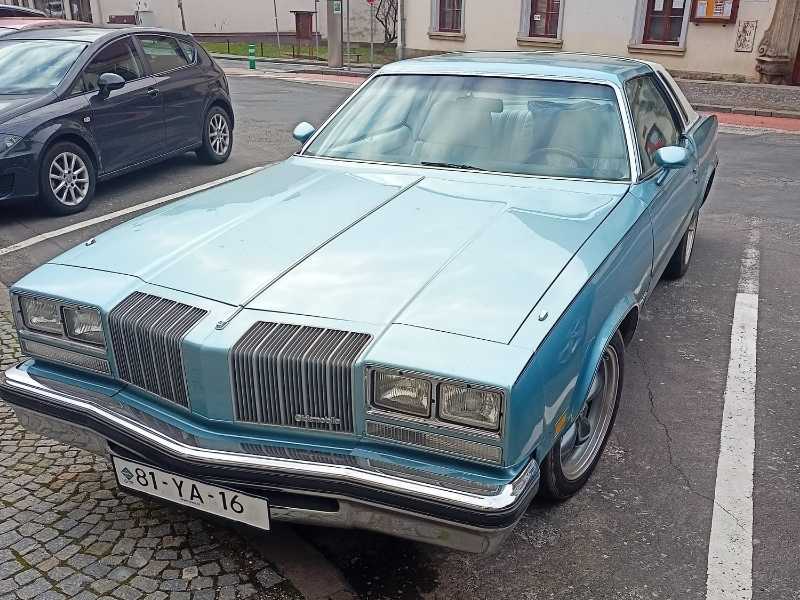 Oldsmobile Cutlass Supreme spotted in Hradec Králové