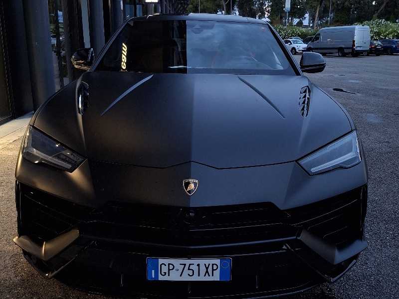 Lamborghini Urus (2021) spotted in Bergamo, Italy