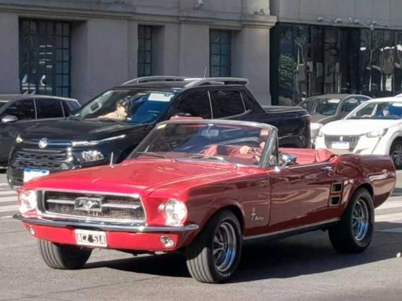 Ford Mustang (1967) spotted in Buenos Aires, Argentina