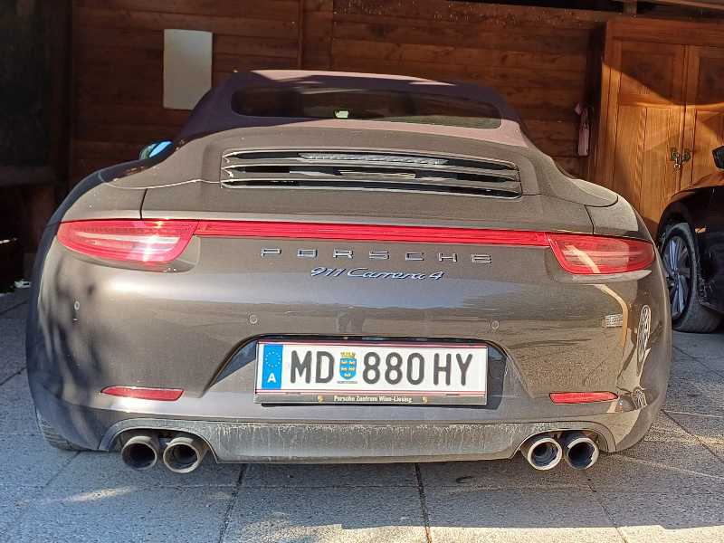 Porsche 911 Carrera 4 spotted in Sankt Pölten