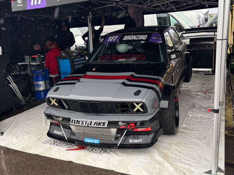 BMW E30 spotted in Gauchin-Verloingt